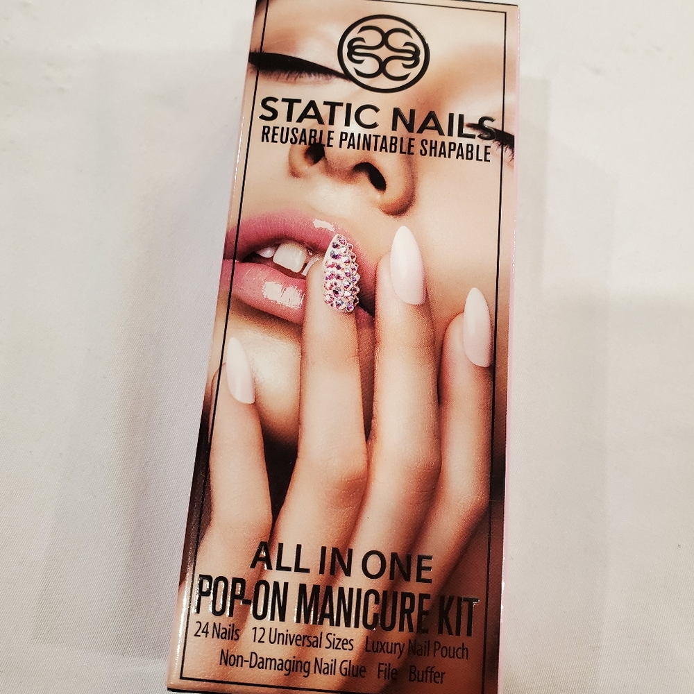 STATIC NAILS
- Mademoiselle